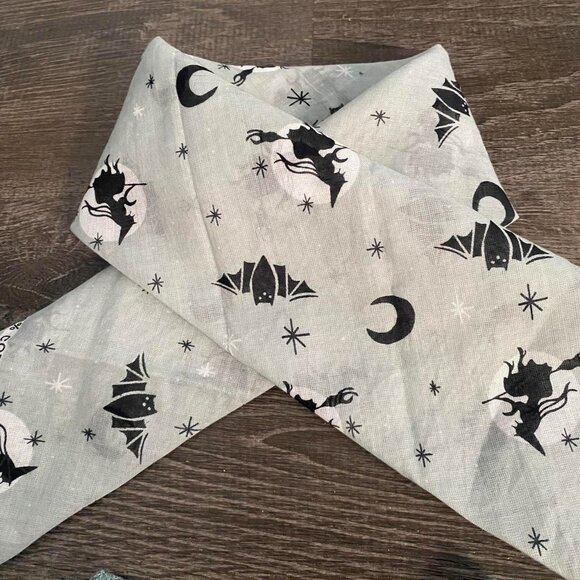 Small Mint Green Crop Top - Picture 4 of 5